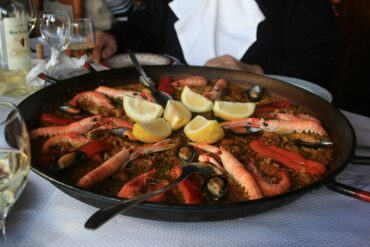 Паэлья с морепродуктами из Валенсии
