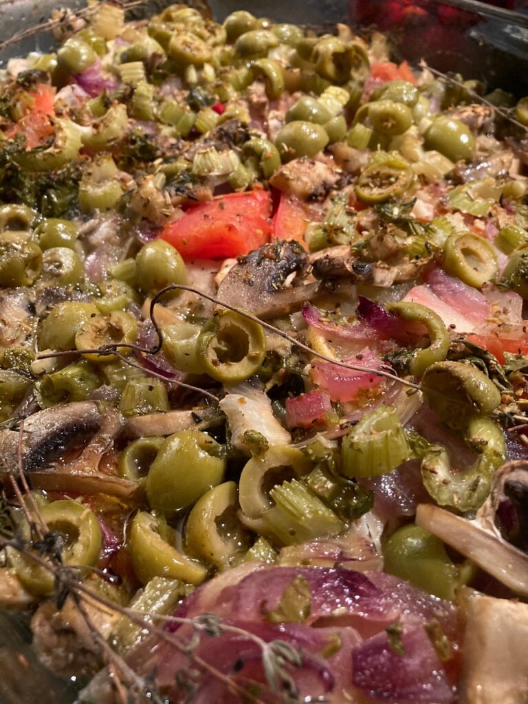 Камбала с грибами и овощами по-средиземноморски